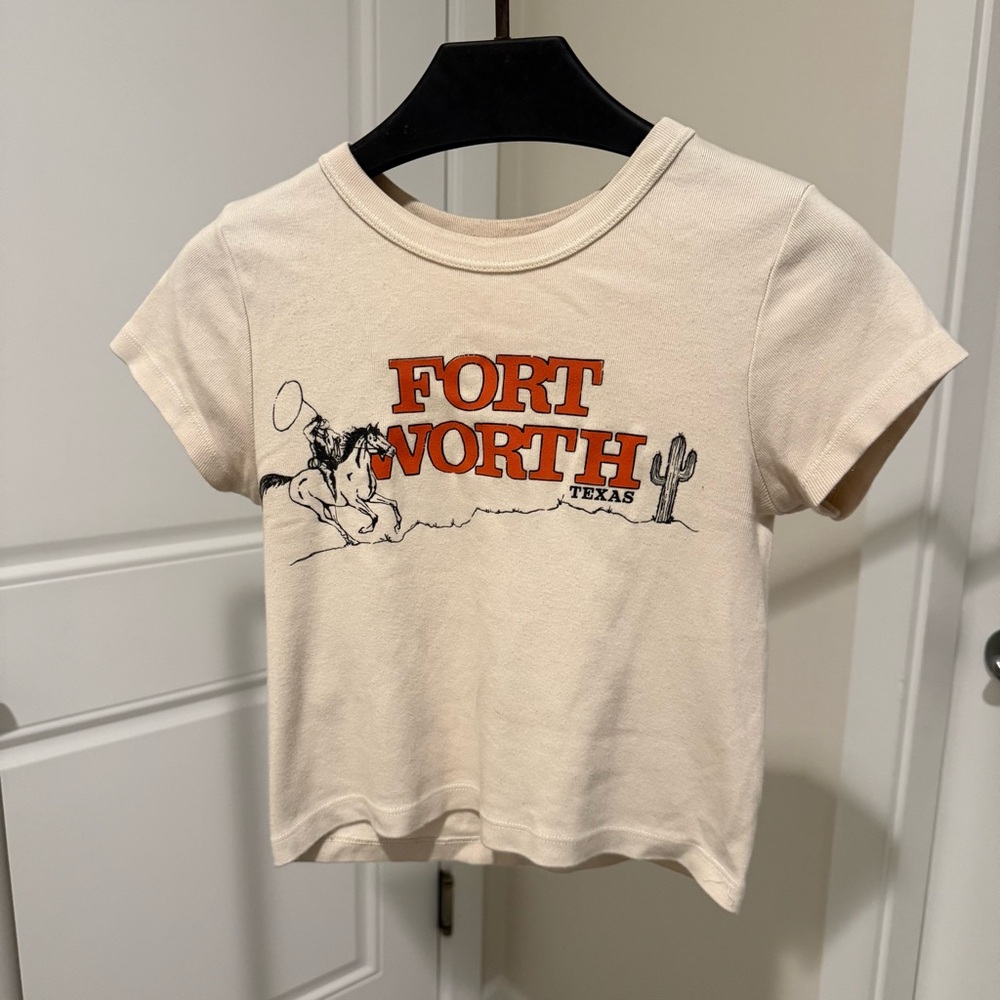 Brandy Melville Fort Worth Texas Cropped Cream T-Shirt